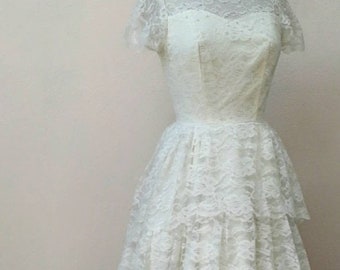 Vintage wedding gown 50's wedding gown vintage bridal gown lace bridal gown lace wedding gown with train
