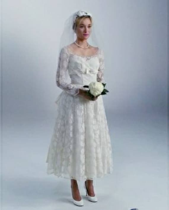Vintage 1950's lace Bridal dress - image 3
