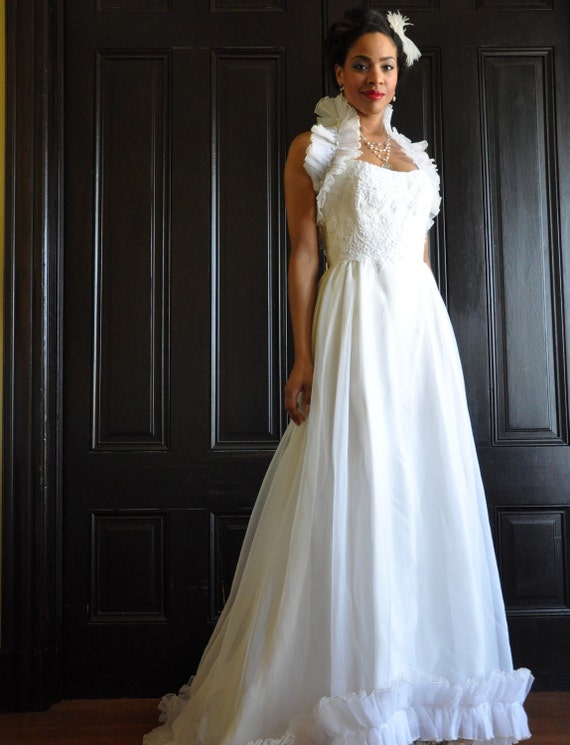 Vintage ruffled collar bridal dress - image 3