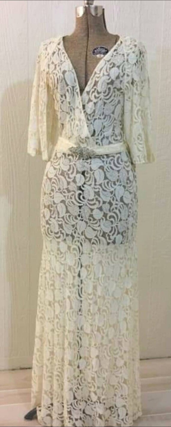 Reduced! Gorgeous 1930's Art Deco lace cut out bac