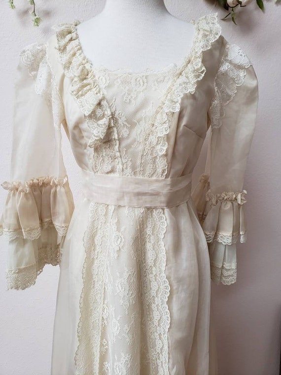 Vintage 70's boho hippie ruffle bell sleeve dress