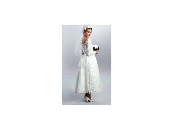 Vintage 1950's lace Bridal dress - image 1