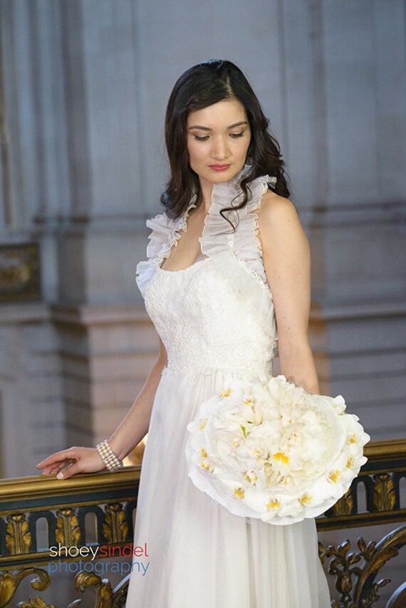 Vintage ruffled collar bridal dress - image 2