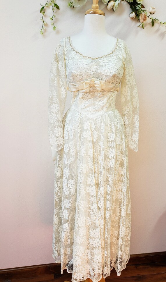 Vintage 1950's lace Bridal dress - image 4
