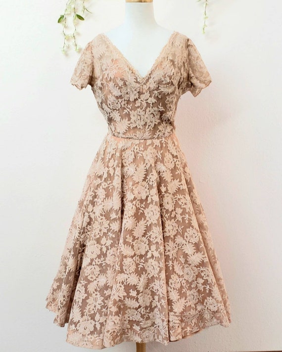 Vintage tea length 1950's lace dress - image 10