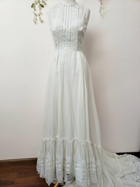 Vintage Bridal Wedding Gown 70's does Victorian As