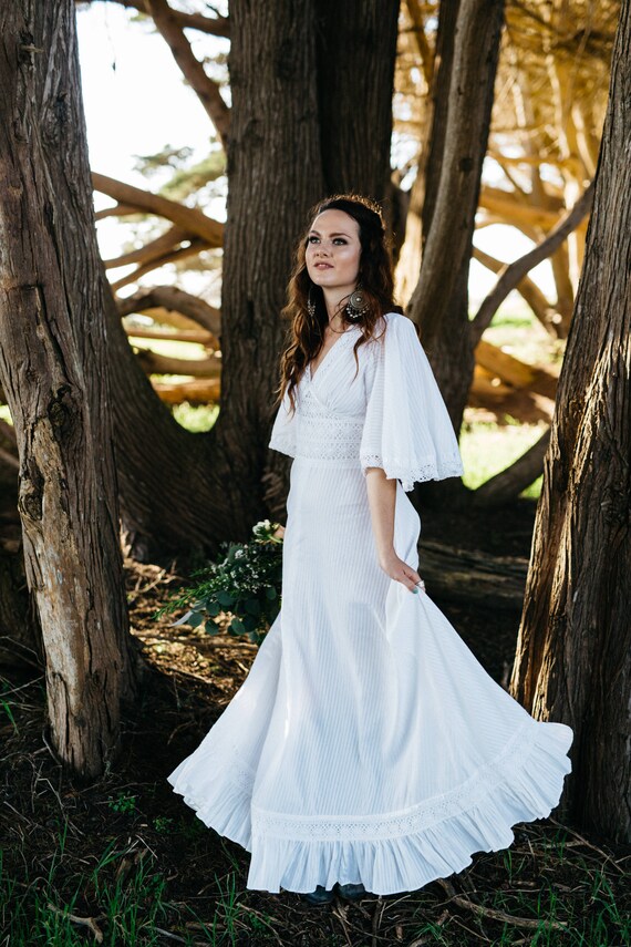 Vintage bell sleeve bohochic bridal gown
