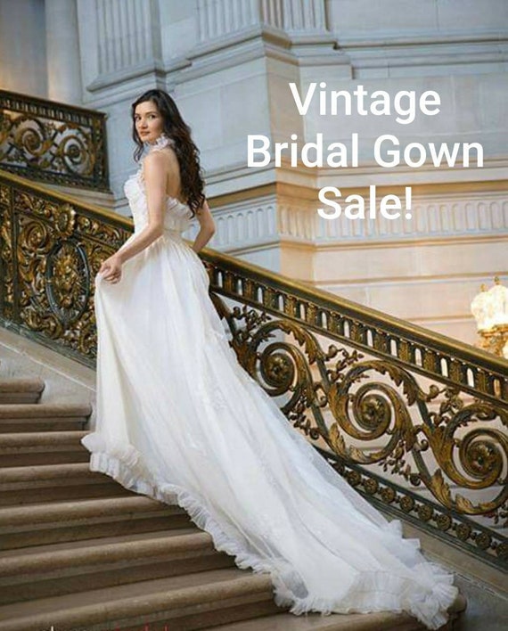 Vintage ruffled collar bridal dress