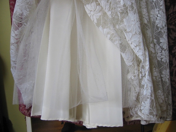 Vintage 1950's lace Bridal dress - image 9