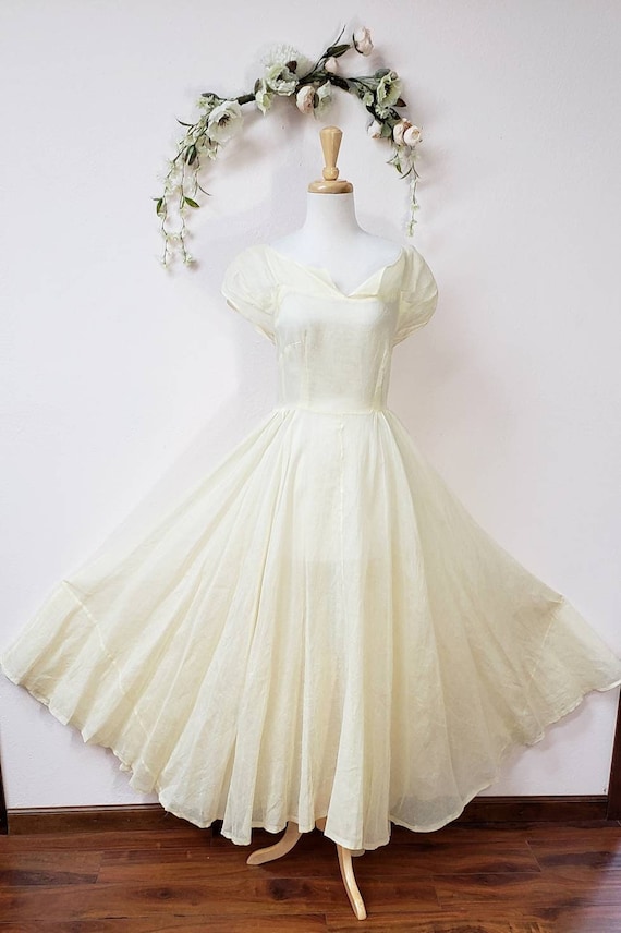 1940's vintage pale yellow organza bridal dress w… - image 1