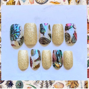 Vintage Seashell Press On Nails |  Coastal Glam Summer Nails with Matte Gold Glitter | Vintage Botanical Shell Fake Nails | Cape Cod Style