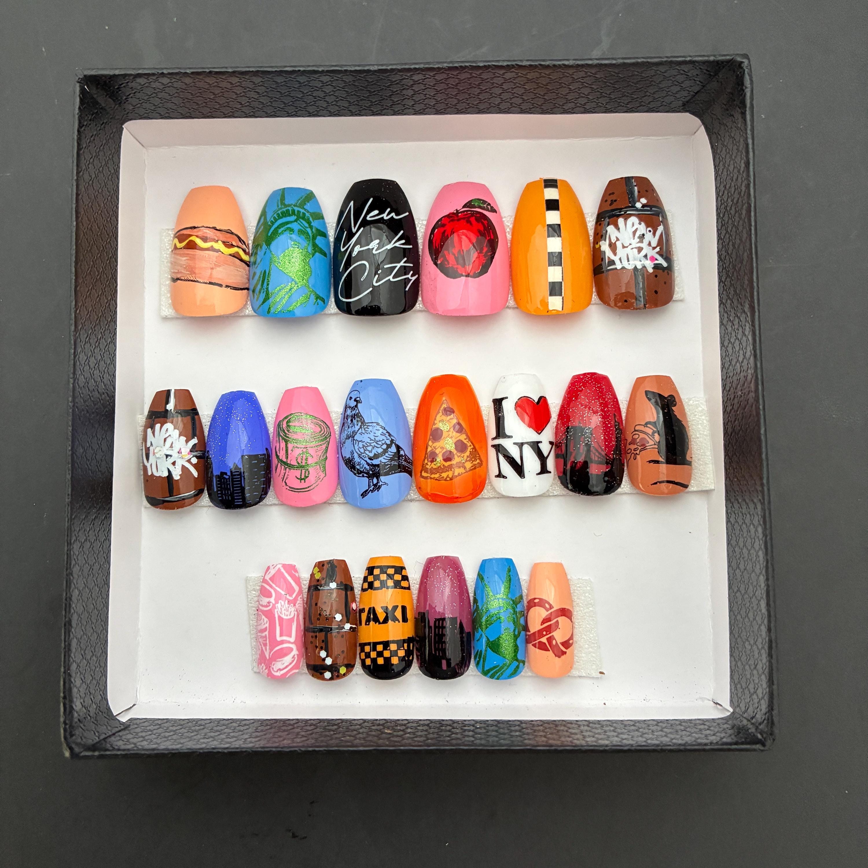 NYCプレスオンネイル：熱で色が変わる自由の女神像、ピザラット - Etsy 
