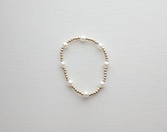 Small Pearl Bracelet