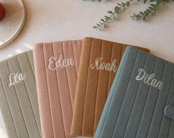 Carnet de santé en coton matelassé BRODÉ à personnaliser avec le prénom de votre choix