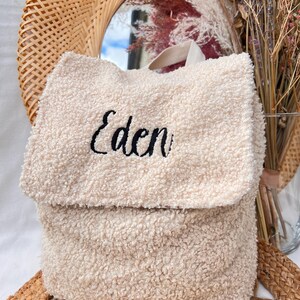 Embroidered children's backpack with buckle and name of your choice