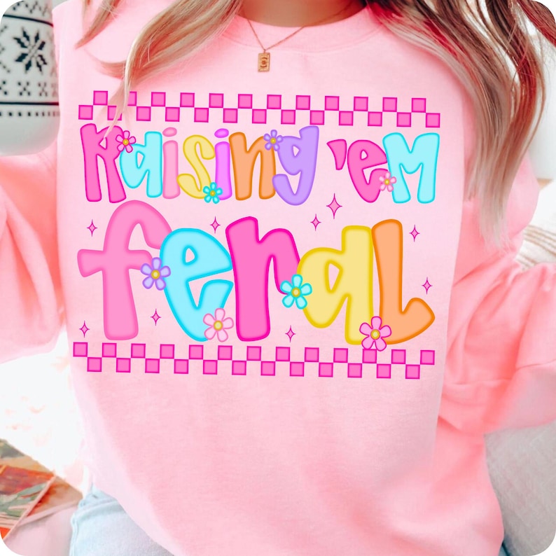 Close-up of Feral Mom Retro Grunge PNG design showing checkered details