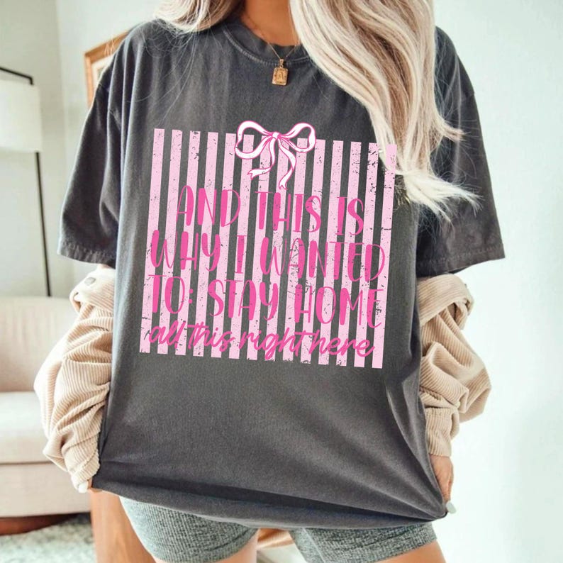 Rolig introvert sarkastisk citat sublimering PNG design kokett rosett ränder stanna hemma hemmamänniska antisocial skjorta digital nedladdning bild 9