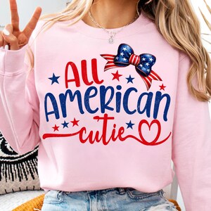 Featuring stars, stripes, and a patriotic bow, this design is perfect for 4th of July onesies,