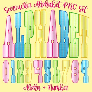 Può includere: Un colorato set di alfabeto e numeri in seersucker rosa, verde, blu e giallo. Le lettere e i numeri sono delineati con un motivo a righe. È incluso anche il testo "Seersucker Alphabet PNG Set" e "Alpha + Number".