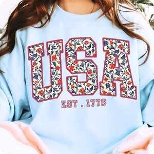 Floral USA PNG, Retro America 4th of July Sublimation, Girly Patriotic Shirt Design, America Coquette, Vintage USA Flag Digital