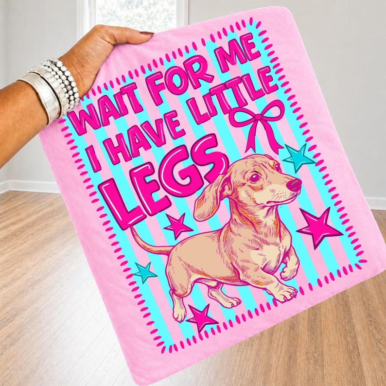 Vänta på mig, jag har små ben, PNG-tax, sublimeringsdesign, Wiener Dog Mama, digital nedladdning, Doxie Humor, rosa kricka, retro valpkonst bild 5