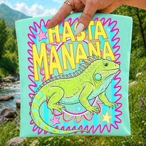 hasta manana png, spanish teacher png, school farewell png, retro lizard png, preppy reptile png, iguana sublimation, maestra shirt png, end of school png, funny animal png, kids school shirt, striped iguana art, classroom decor png, summer teacher gift