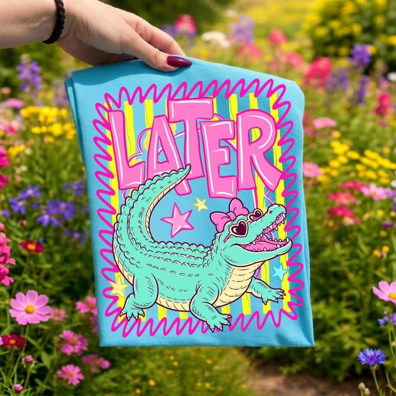 Senare Gator PNG Digital Design Rosa Alligator Preppy Sommar Sublimeringsfil Girly Randig Grafisk Barnskjorta Design DTF ClipArt bild 5