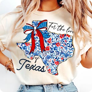 Celebrate Texas pride and 4th of July with this Floral Texas Map Coquette PNG! Featuring a trendy brushstroke design with a patriotic touch, perfect for sublimation projects, shirts, and Independence Day designs!
