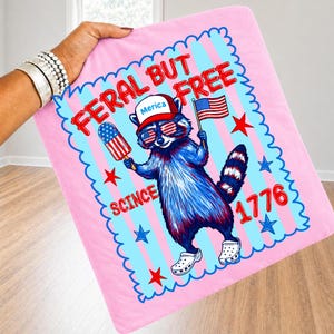 Vild men fri tvättbjörn PNG 4 juli sublimeringsdesign Retro självständighetsdagen skräp Panda USA Liberty 1776 digital fil DTF-överföring bild 8