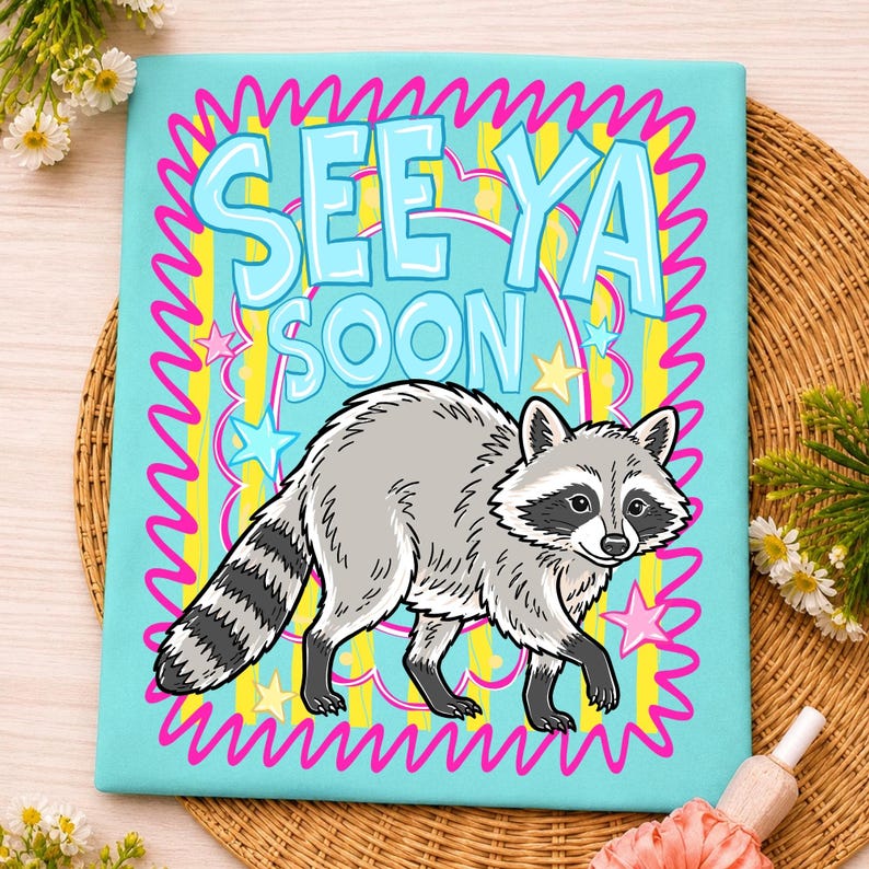 Vi ses snart tvättbjörn PNG randig skräppanda sublimeringsdesign fram- och bakvy digital nedladdning för t-shirts kläder DTF-överföringar bild 6