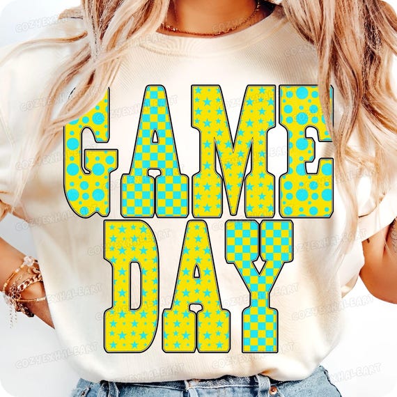 Retro Football Mom Checkered Star Gameday Shirt Design PNG for Sideline Moms and Tailgates