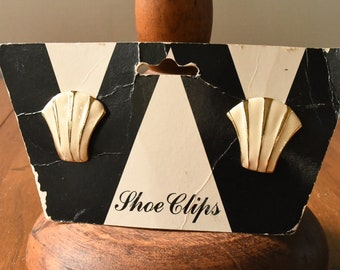 For Pierced Ears Round Blue /& White Earrings Regency Blue and White Lucite High Fashion Avant Garde Retro Gold Plated Strip Chunky