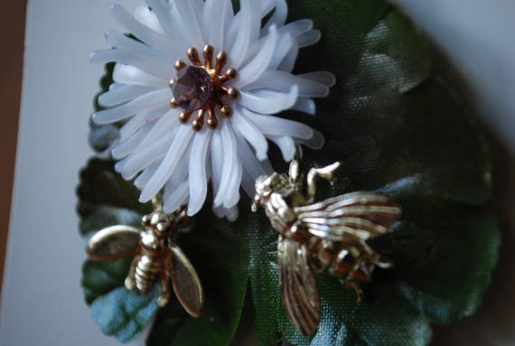 Vintage Nemo Honey Trio Scatter Pins - Flower and… - image 1