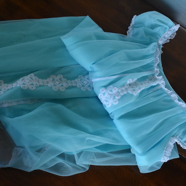 vintage baby blue babydoll nightgown ~ 1970's ~ sz. small ~ Louis George ~ dainty white trim ~ something blue