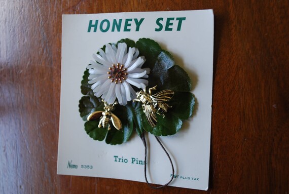 Vintage Nemo Honey Trio Scatter Pins - Flower and… - image 3