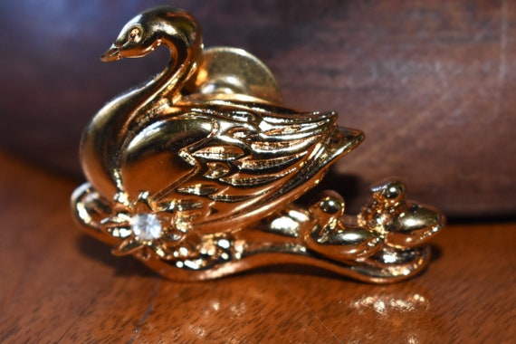 vintage Avon Precious Love - Swan Pin - clutch ba… - image 2