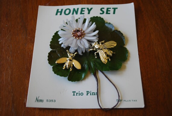 Vintage Nemo Honey Trio Scatter Pins - Flower and… - image 2