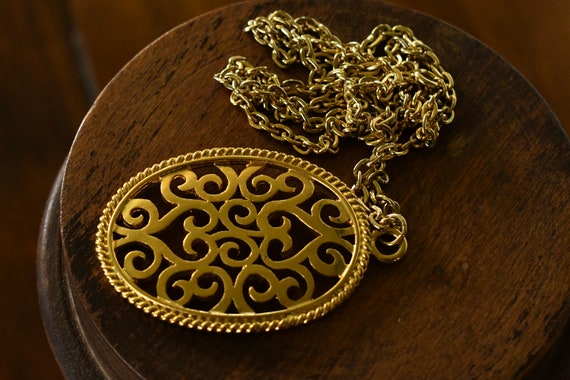 Vintage Goldtone Cutwork Necklace - Oval Floral E… - image 1