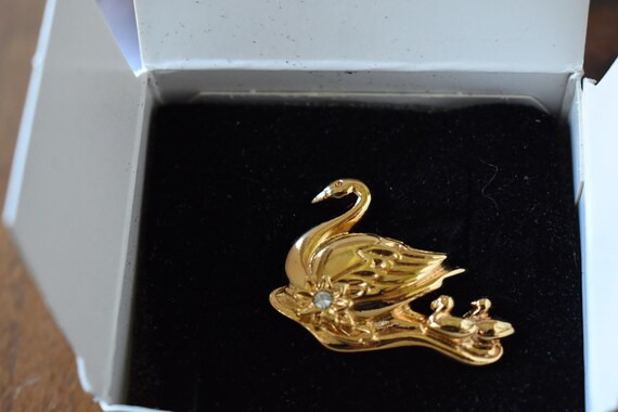 vintage Avon Precious Love - Swan Pin - clutch ba… - image 8