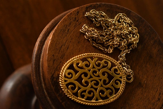 Vintage Goldtone Cutwork Necklace - Oval Floral E… - image 5