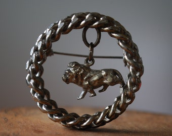 vintage silver circle pin with lion dangle  - welded chain link pin -  Leo - Born Free