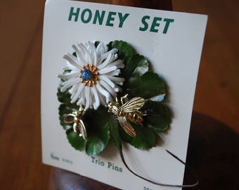 Vintage Nemo Honey Trio Scatter Pins - Flower and Bees on Leaf - 1960's - old new stock - Corsage - Lapel Pins