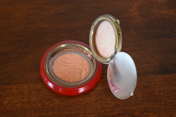 Antique Cherry Red Bakelite Powder Compact ~ Courting… - Gem