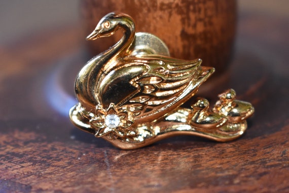 vintage Avon Precious Love - Swan Pin - clutch ba… - image 5