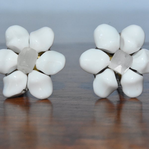 vintage white milk glass cluster earrings  with frosted glass centers - 1950's - clip on - Mid Century - Wedding White