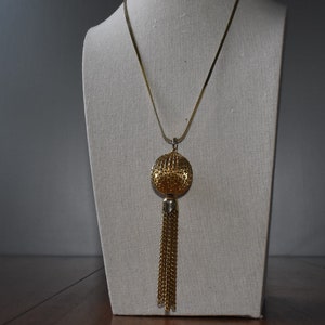 vintage gold tone ball and tassel necklace - 1970&#39;s - Boho - Statement Necklace - Globe Necklace