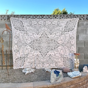 60s Beige Quaker Lace 5180 Tablecloth Picot Edges 86&quot; x 64&quot;