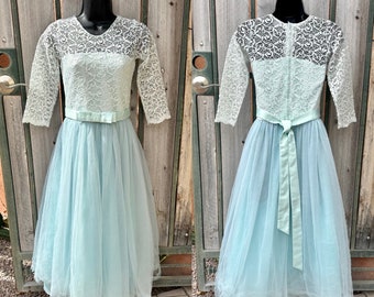 1960s Vintage Light Blue Tulle & Lace Fit N Flare Dress Size S