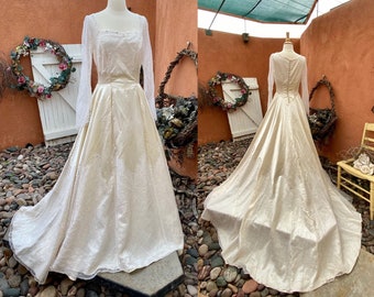 1940s Ivory Bias Cut Satin Wedding Gown Art Deco Style Illusion Lace Neckline Size M