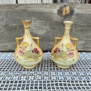 Pair of 2 Antique R&H Robert Hanke Austria c1900 Double Handled Porcelain Vases